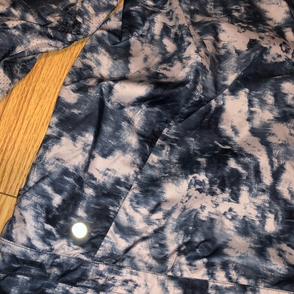 Lululemon Jacket - Picture 8 of 11